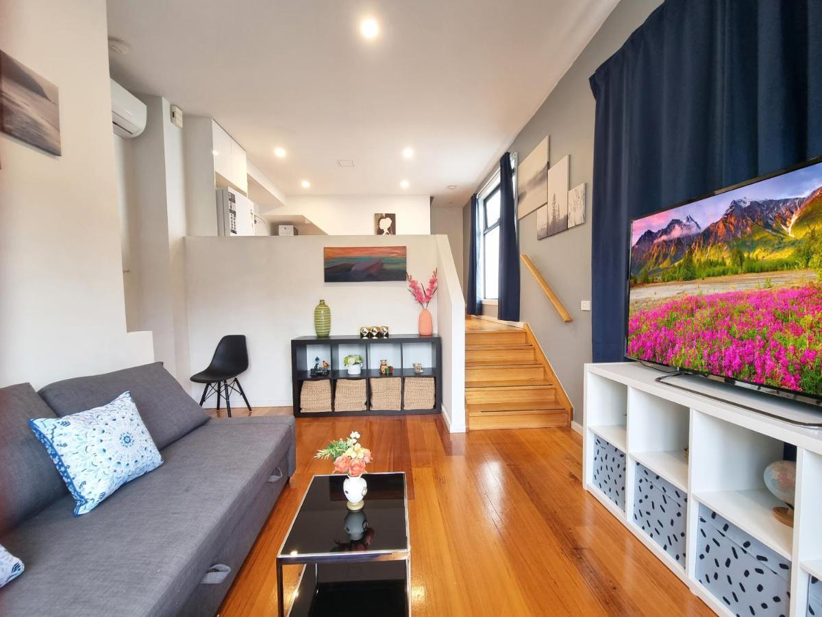 Rosie Townhouse In Prime Location Close To Cbd - Melbourne — Photos 1